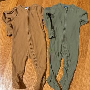 Old Navy Footies Size 3-6 Months